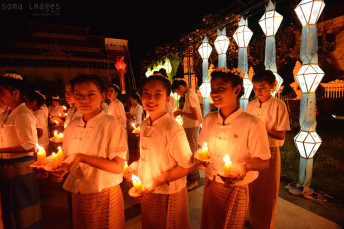 Candle bearers Loy Krathong 2014